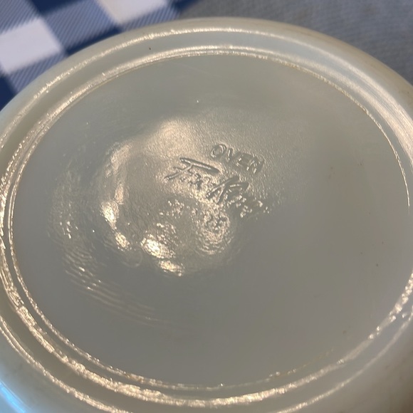 Set of 2 Fire King Oven Bowls - Picture 5 of 6